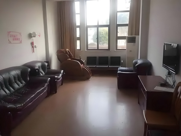 皇后猛于虎